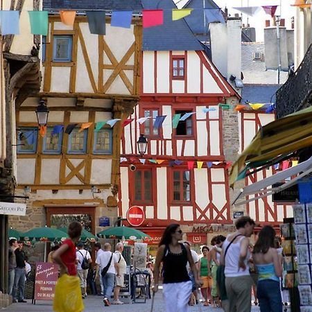 Stop 100M Du Port-Parking Gratuit A 5Mn Vannes Esterno foto